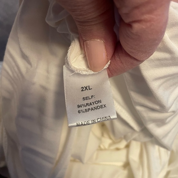 LACE SLIP DRESS EXTENDER TOP IN OFF WHITE - Picture 3 of 9